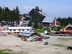 2005: Borovez hat sich ausgedehnt; Hotels wurden gebaut, wo 1961 noch Waldrand war ...