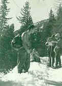 1961: Rast beim Aufstieg mit Bergfhrer Slav ...