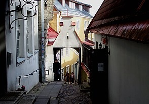 Altstadtgasse als Aufstieg auf den Domberg