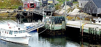 Peggys Cove wird trotz Touristenansturm als Fischerdorf erhalten.