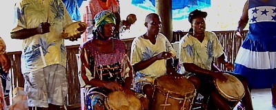 Rhythmusgruppe beim Vogeltanz